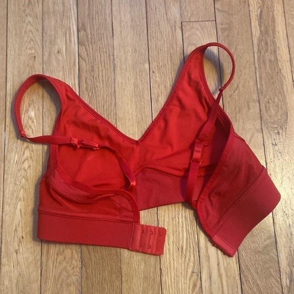 FABLETICS Khloe Medium Impact Sports Bra - Small - Picture 9 of 12